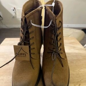 Cliffs by White Mountain Tan Lace-Up Boots